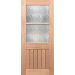 Classic cathedral pattern complemented by vertical grooves