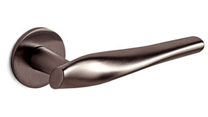 Olivari Marilyn Lever Passage Set on Standard Round Rose